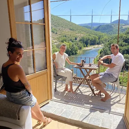 Les Roches Bed and Breakfast Comprégnac