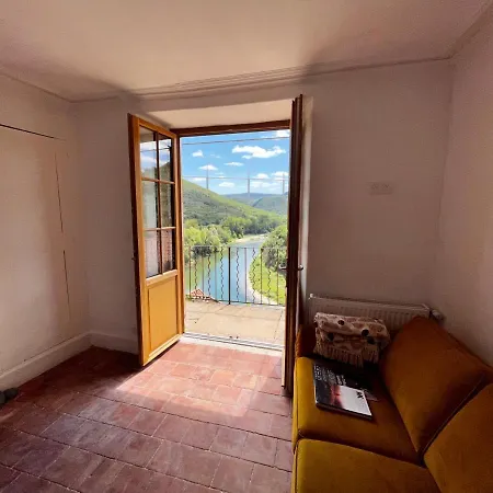 Les Roches Bed and Breakfast