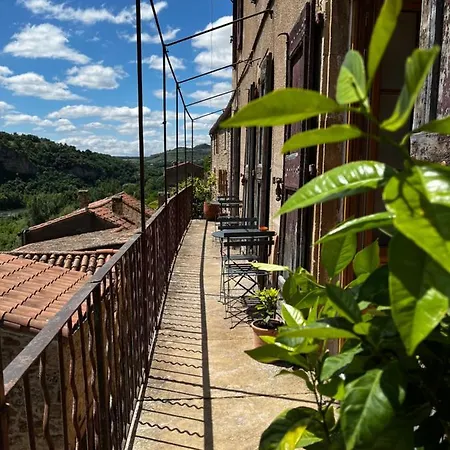 Les Roches Bed and Breakfast Comprégnac