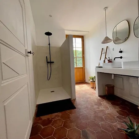 Les Roches Nocleg ze śniadaniem