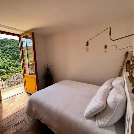 Les Roches Bed & Breakfast *