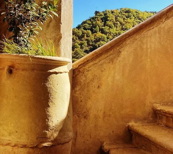 Les Roches Bed & Breakfast