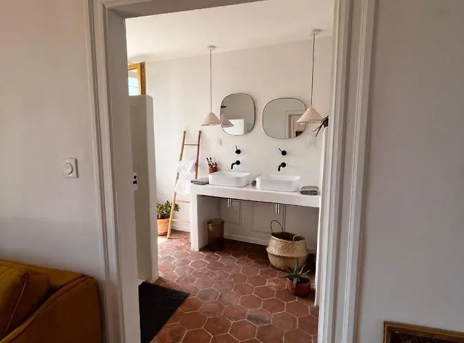 Les Roches Bed & Breakfast