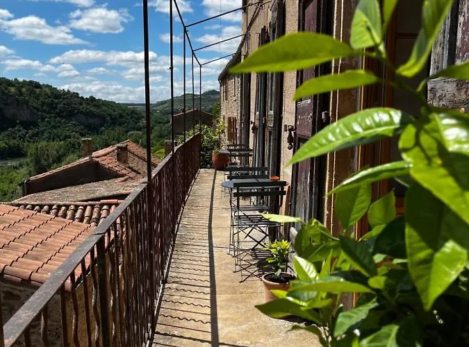 Les Roches Bed & Breakfast Comprégnac